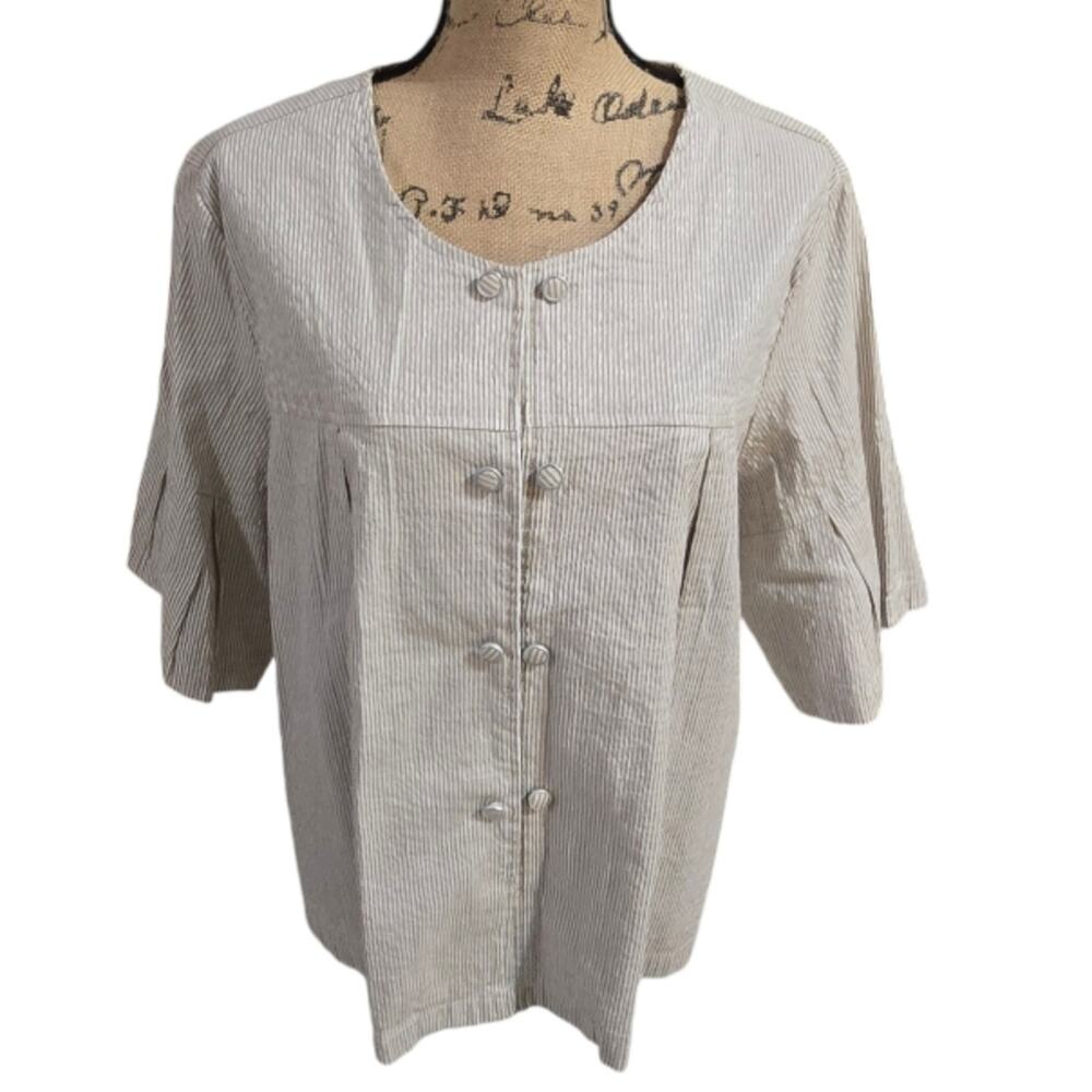 Live A Little LAL Tan and White Pleated Cropped Jacket Plus Size‎ 1X